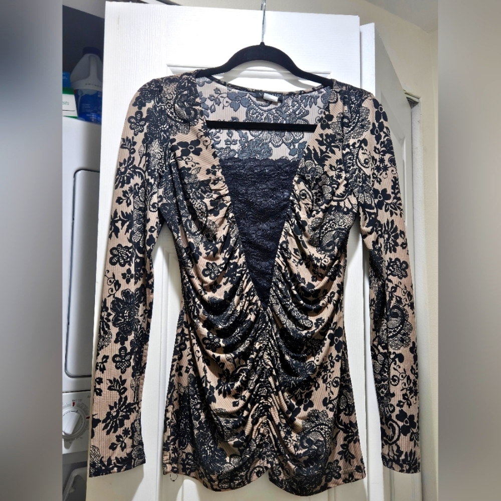 New without Tags, never worn Venus S Lace Ruched Black/ Tan Elegant Top